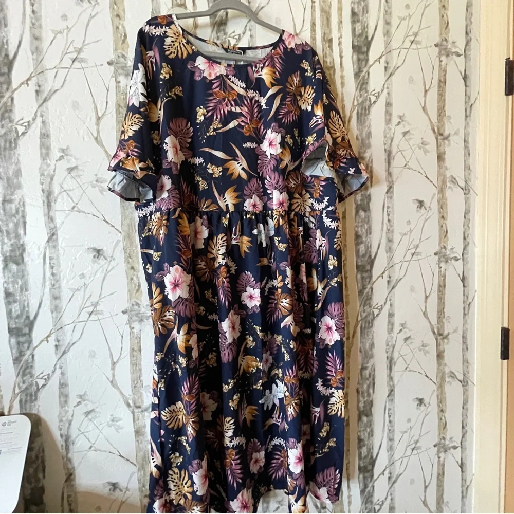 🚨Bloom Chic Floral Dress 22-24 oversized P2P - 30" W-25.5” L; 49'’ - Picture 7 of 8